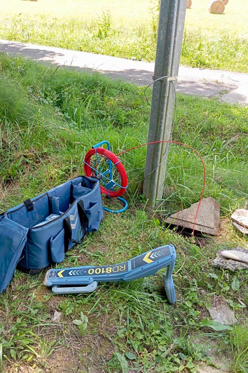 Détection de canalisations souterraines à Bruges par technicien avec rd8100.