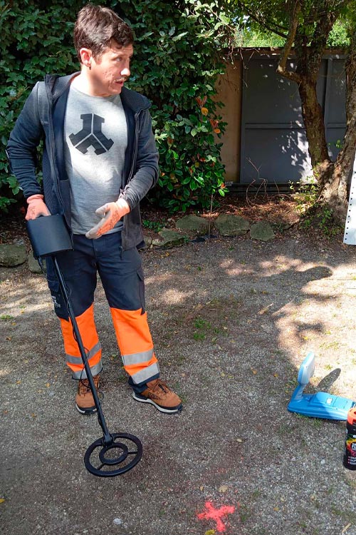 Détection canalisation à Gujan-Mestras avec détecteur de métaux.