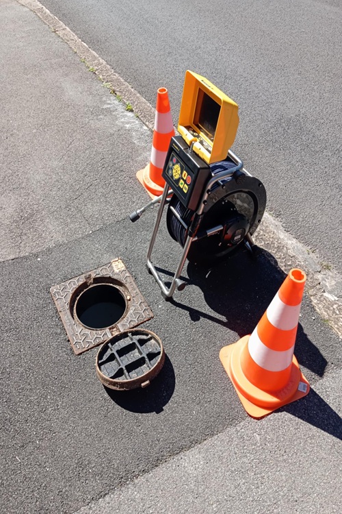 Comment sont inspectées les canalisations ? Passage d'une caméra dans le réseau.