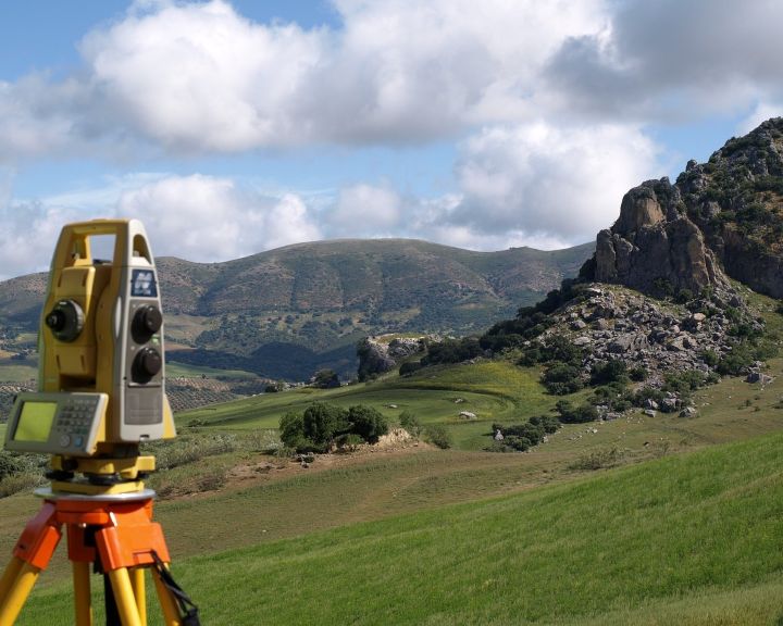 Passage caméra Pyrénées-Atlantiques : intervention sur le terrain.