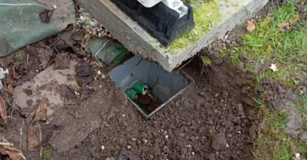 Comment detecter un cable telephonique enterre : détection d’un câble téléphonique enterré avec aiguille et sonde.