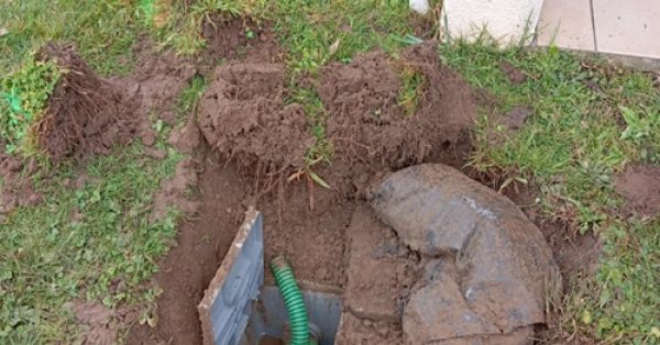 Comment trouver son regard France Telecom : aiguille tirage insérée dans un fourreau telecom pour repérage du regard.