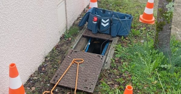 Plan cadastre et regard FT pour localisation et raccordement fibre dans une chambre telecom.