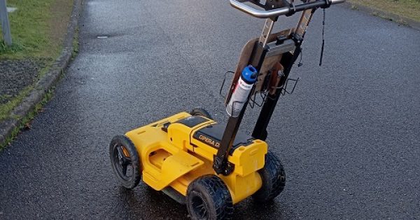 Recherche tuyau enterré : détection de canalisation enterrée sur sol argileux.